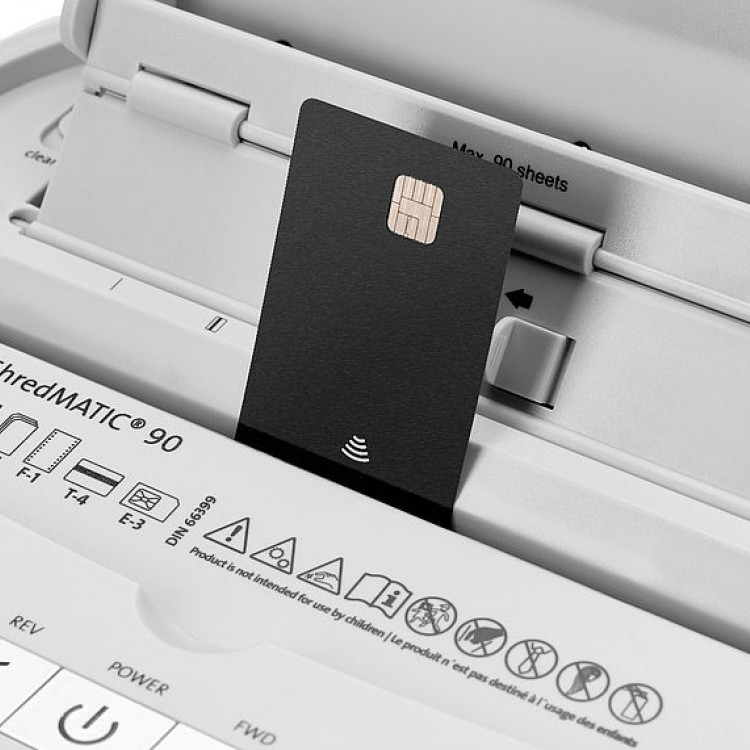 Поништувач на хартија шредер Dahle 90 matic